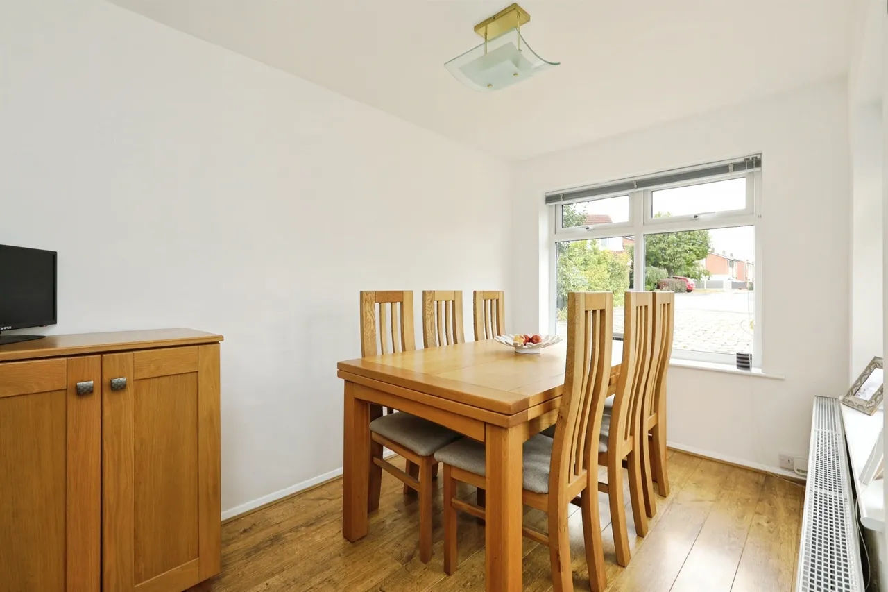 Edinburgh Drive, North Anston, SHEFFIELD, photo 3