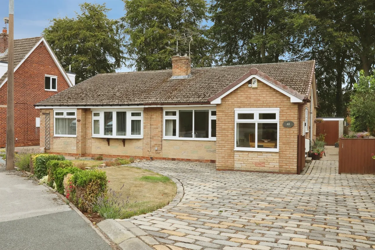 2 bed house for sale — Edinburgh Drive, North Anston, SHEFFIELD