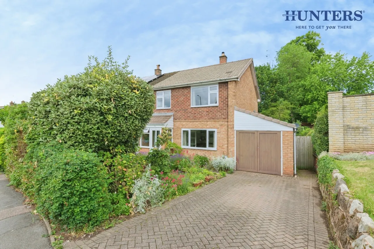 3 bed house for sale — Wissage Road, Lichfield