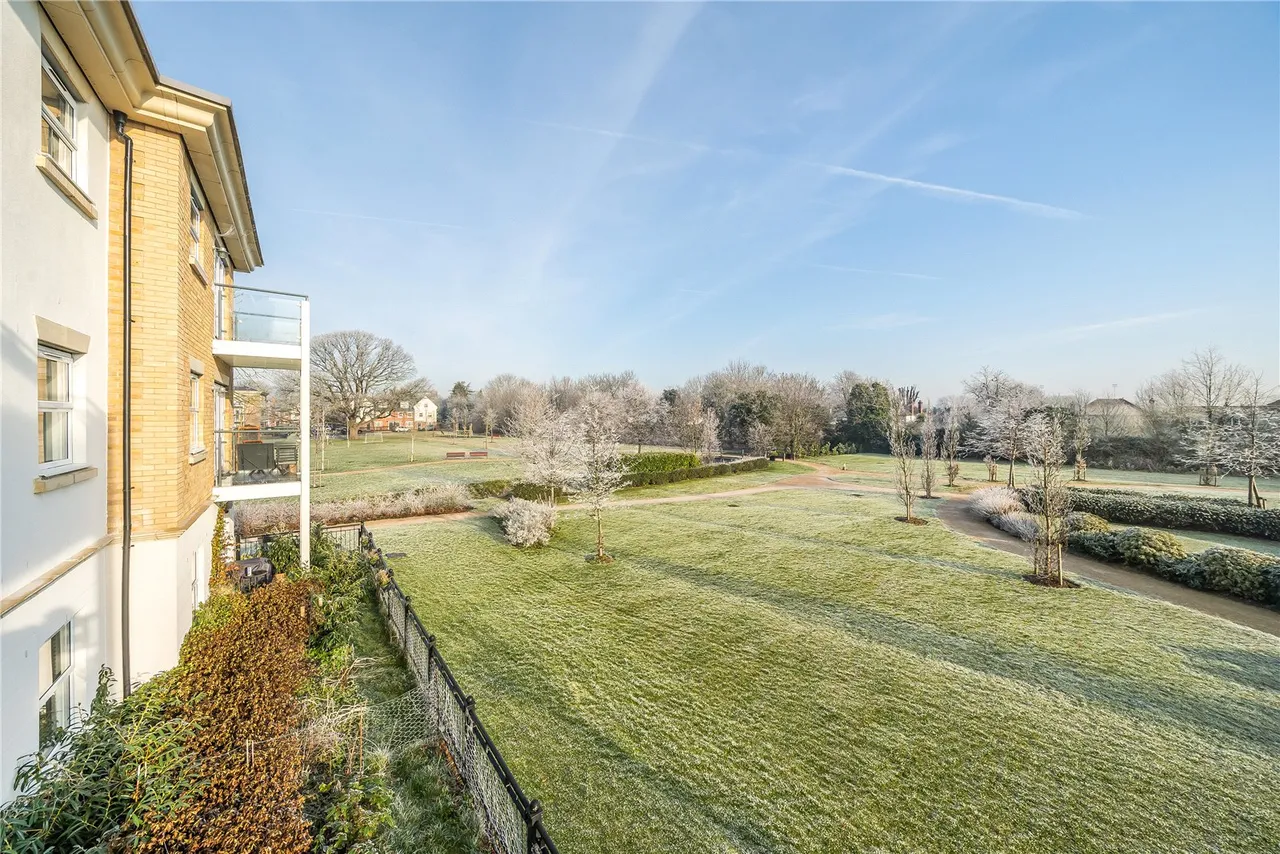 Roper Crescent, Sunbury, TW16 5DH, photo 10