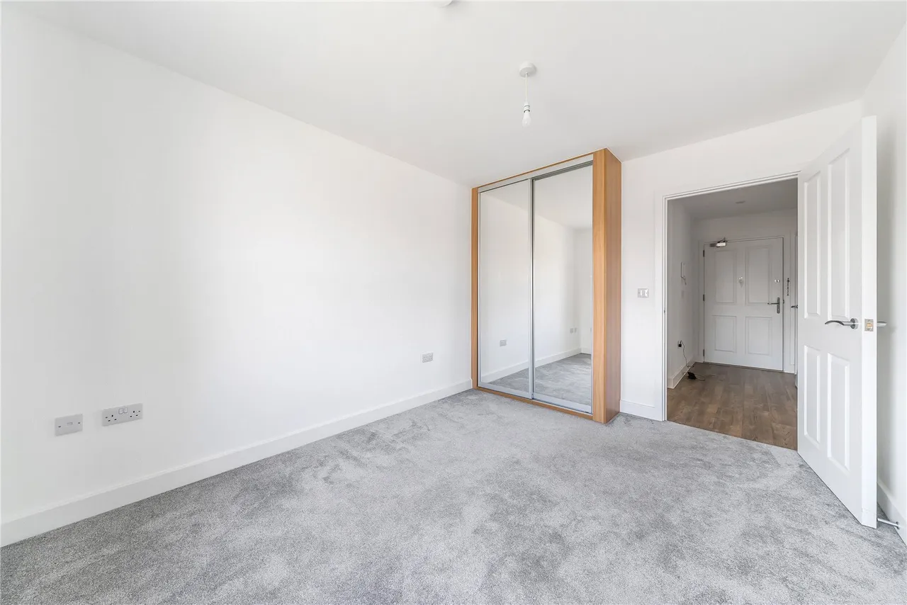 Roper Crescent, Sunbury, TW16 5DH, photo 5