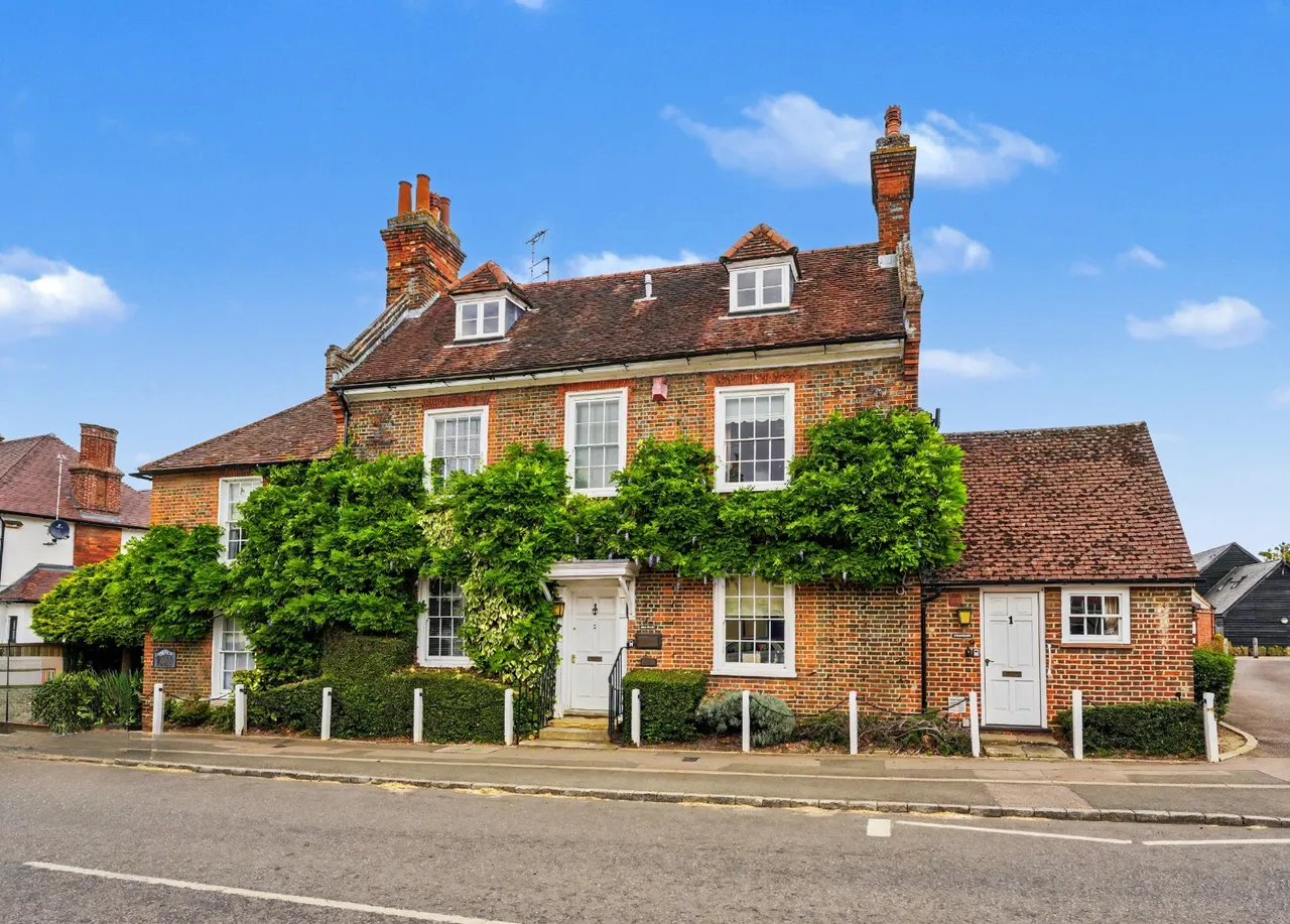 High Street, Codicote, SG4, photo 3
