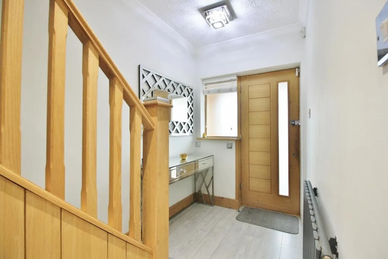Brentwood Road, Romford, RM2, photo 12