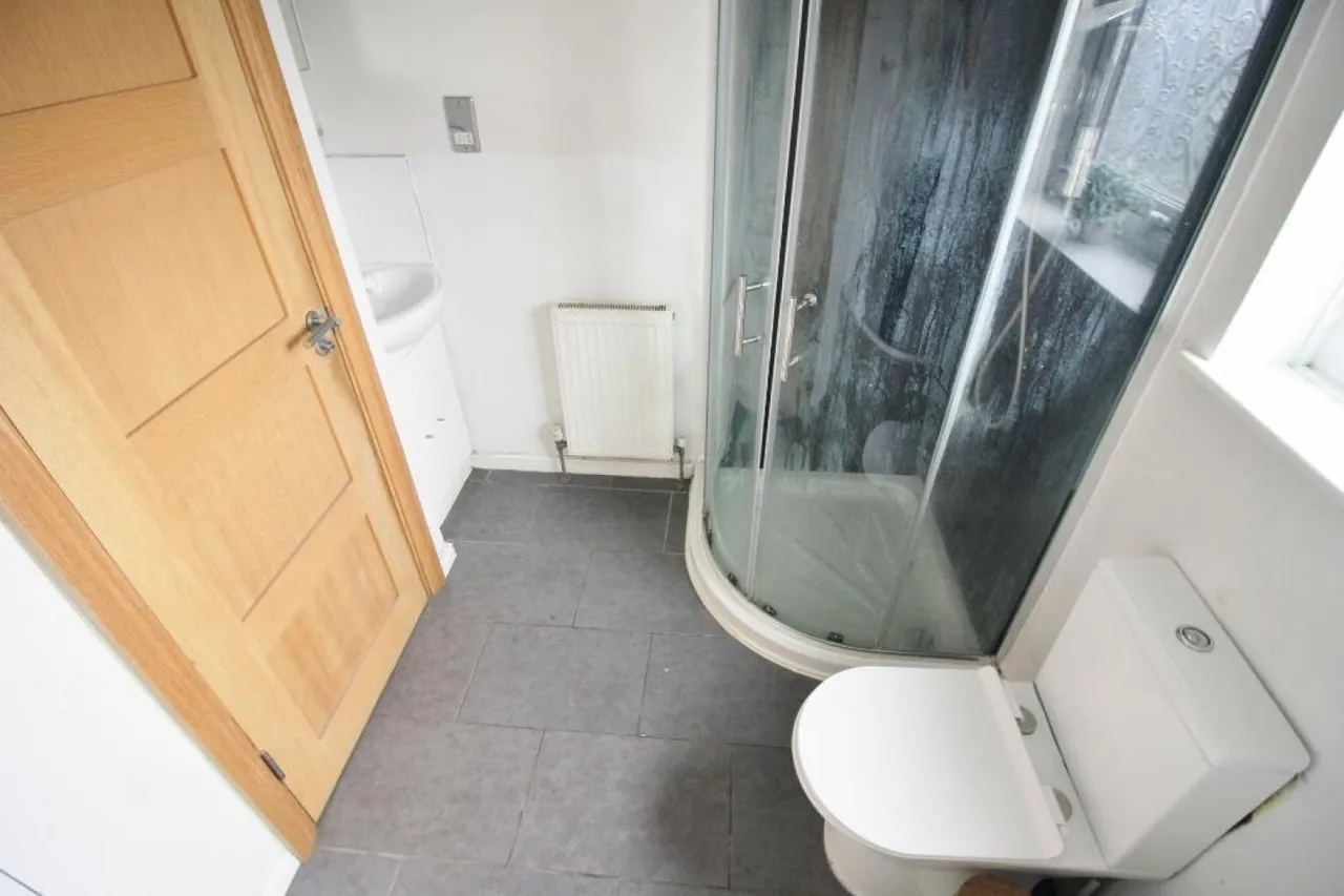 Brentwood Road, Romford, RM2, photo 19