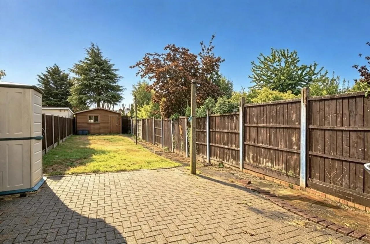 Brentwood Road, Romford, RM2, photo 25