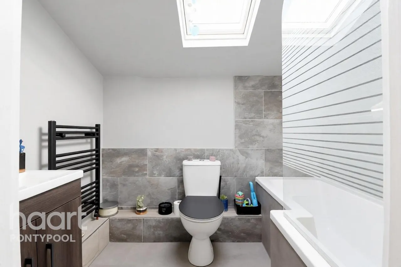 St Lukes Road, Pontypool, NP4, photo 14