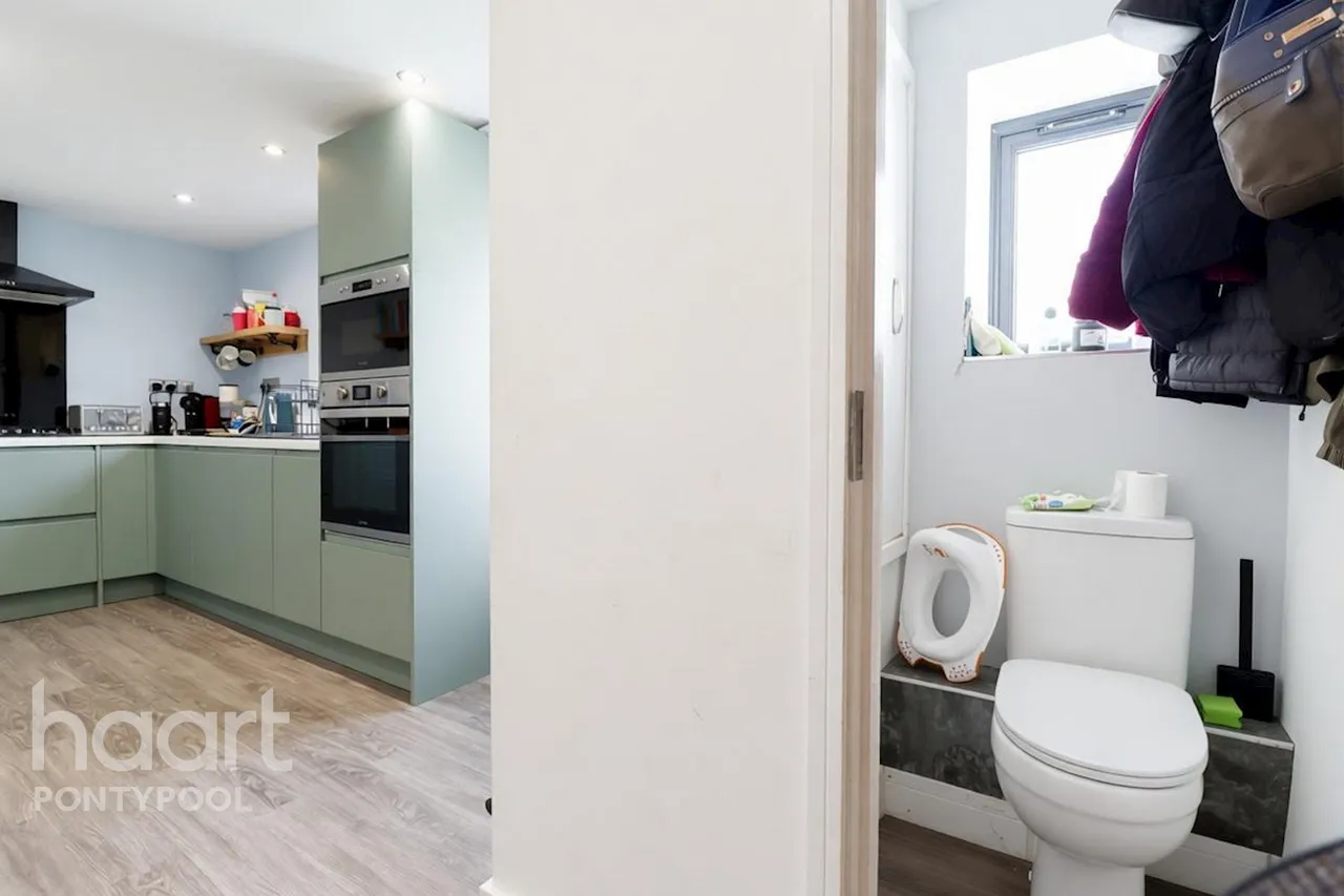 St Lukes Road, Pontypool, NP4, photo 8