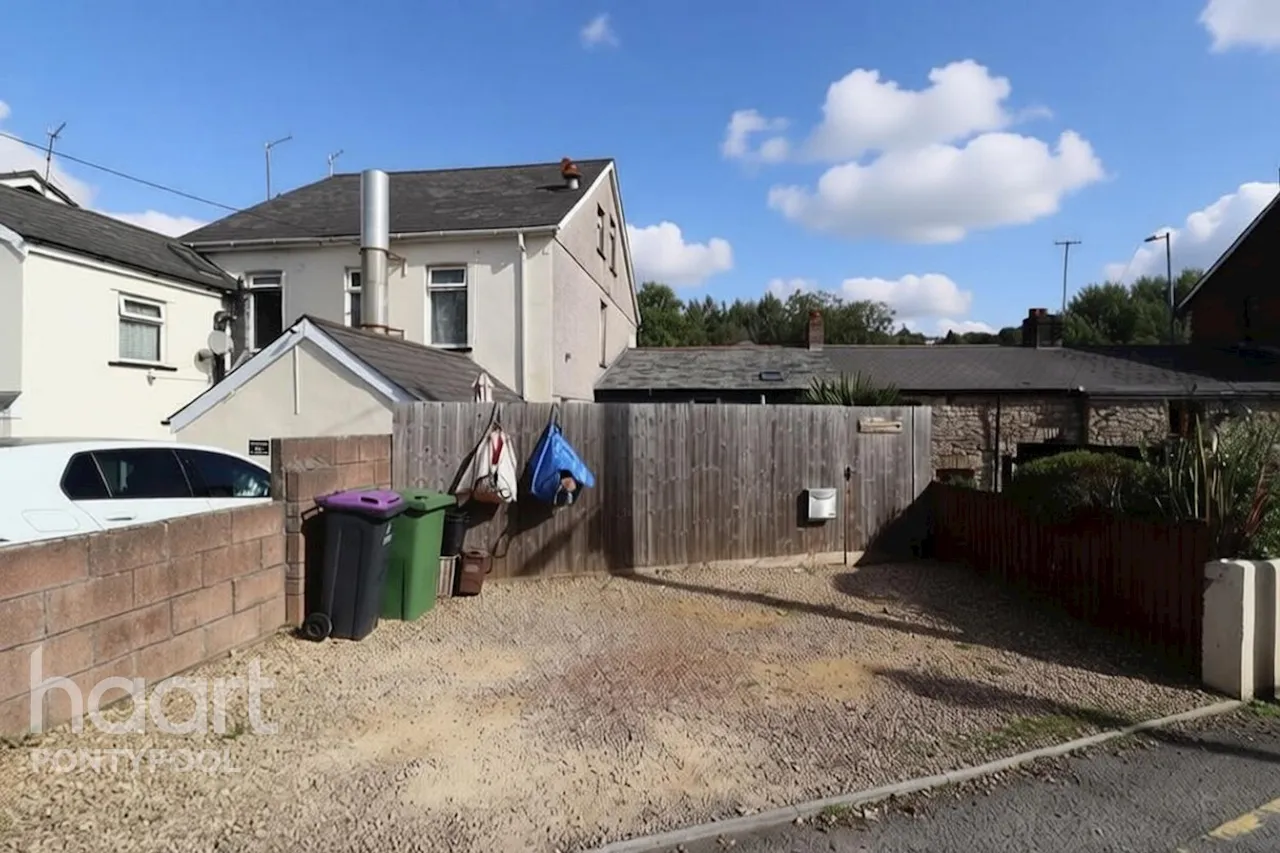 St Lukes Road, Pontypool, NP4, photo 19