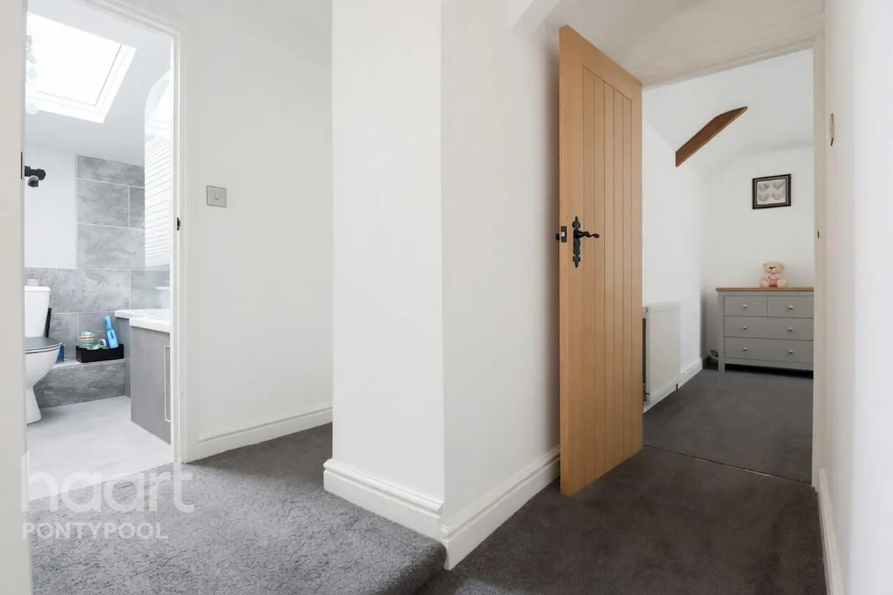 St Lukes Road, Pontypool, NP4, photo 12
