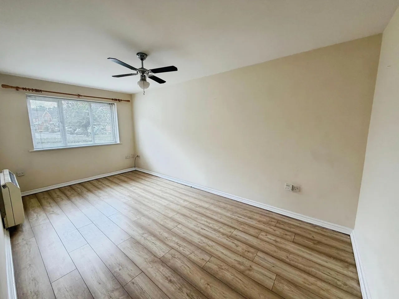 2 bed flat for sale, Wain Avenue, Chesterfield, S41