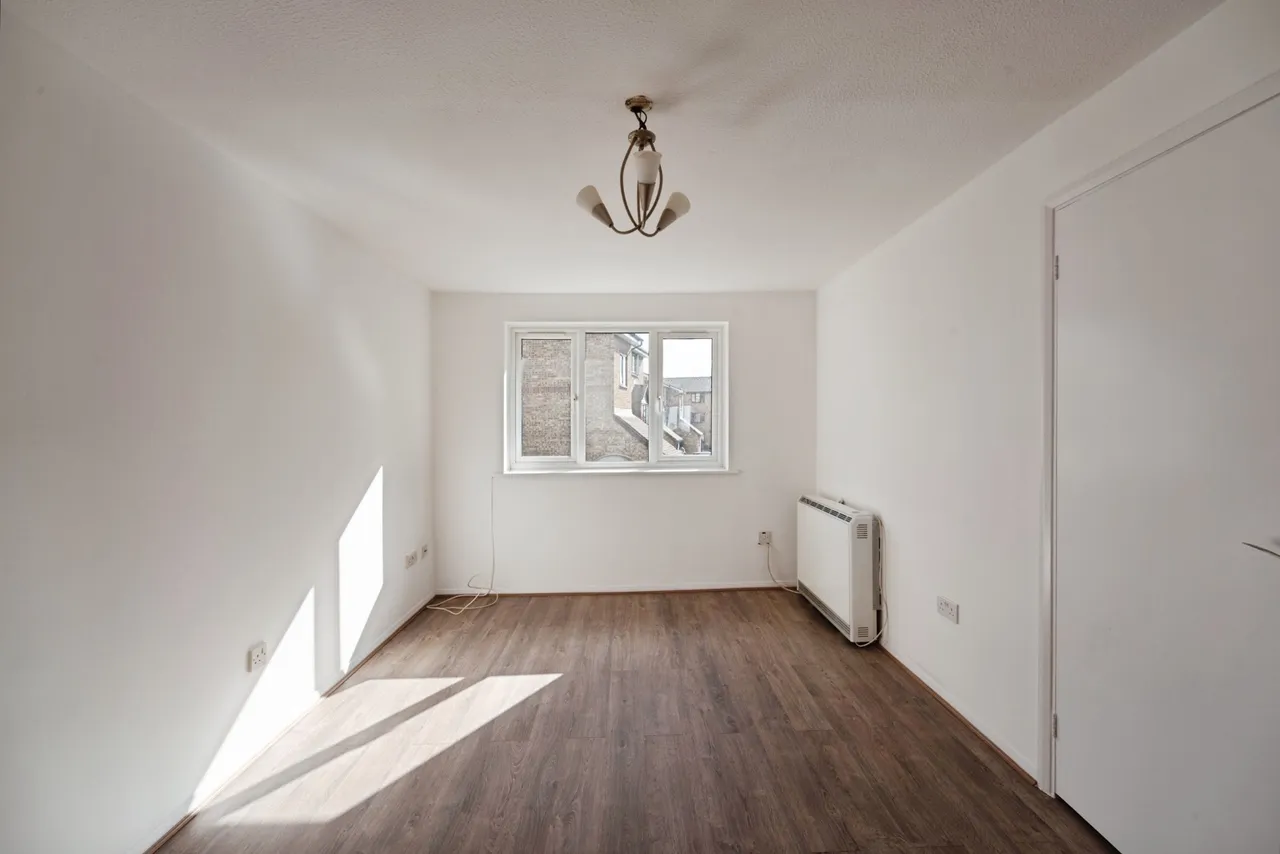 1 bed flat for sale, Waverley Road, Walthamstow, E17