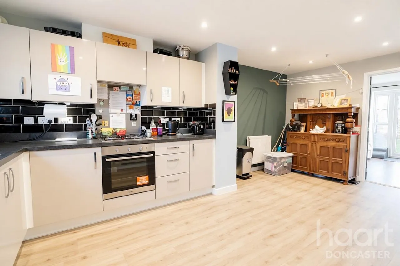 Blossom Crescent, Balby, DN4, photo 5
