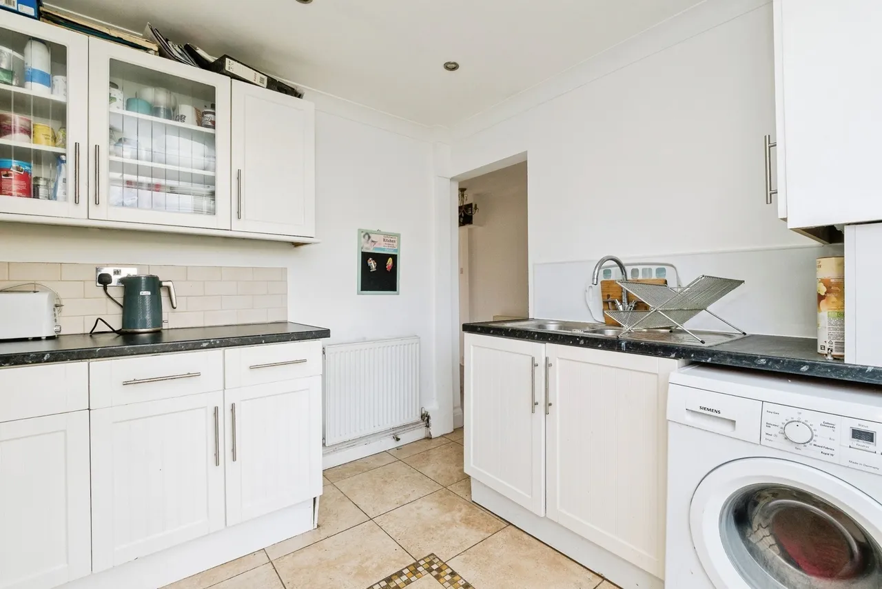 Bainbridge Road, Dagenham, RM9, photo 4