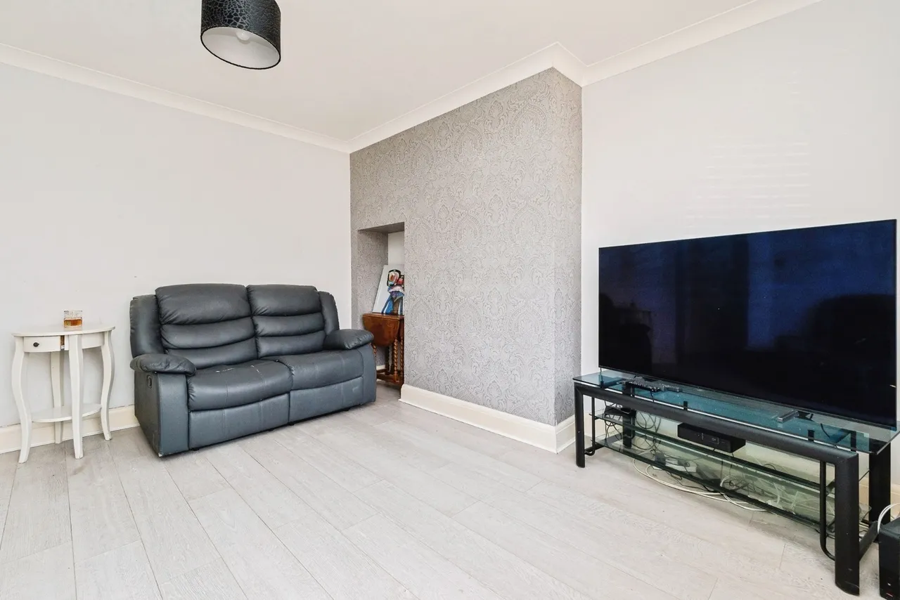 Bainbridge Road, Dagenham, RM9, photo 16