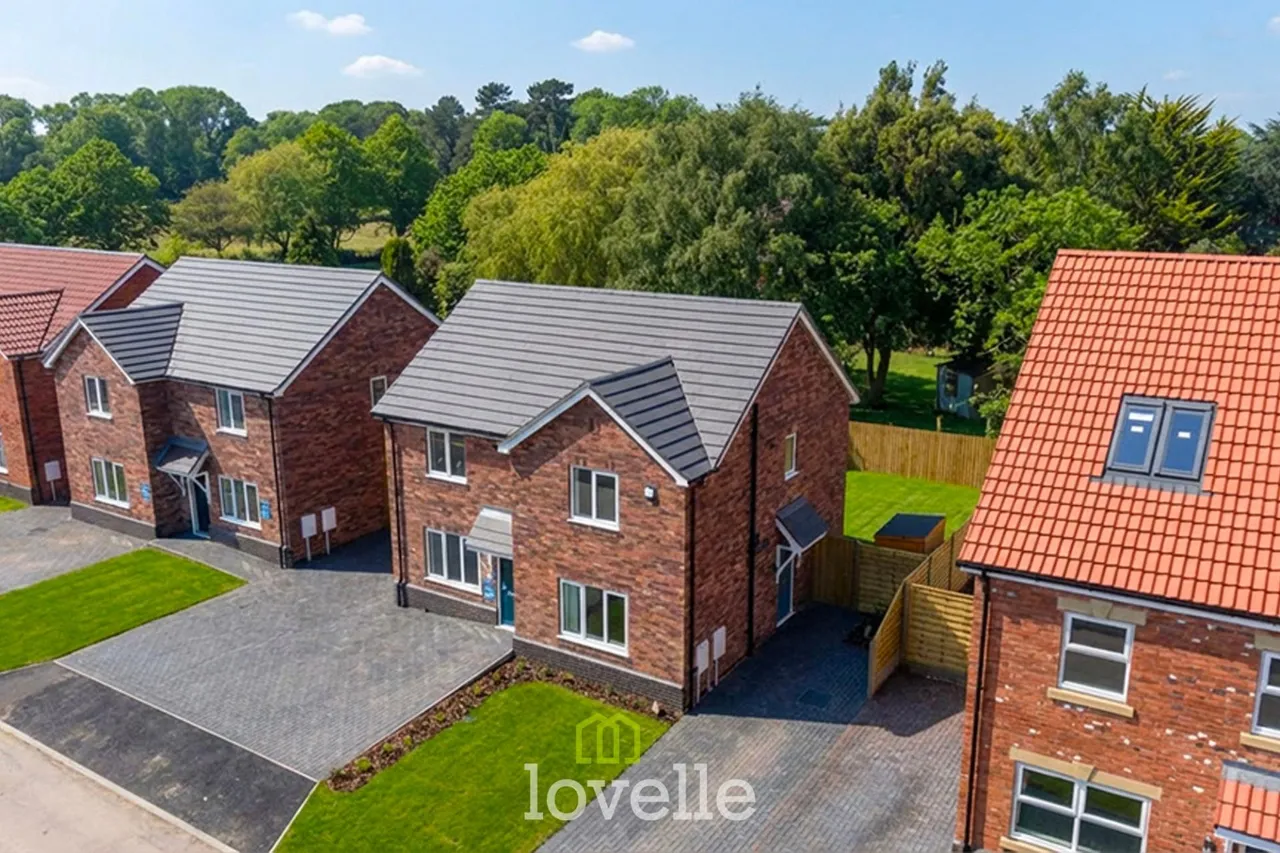 2 bed house for sale, Harewood Way, Grimsby, DN32