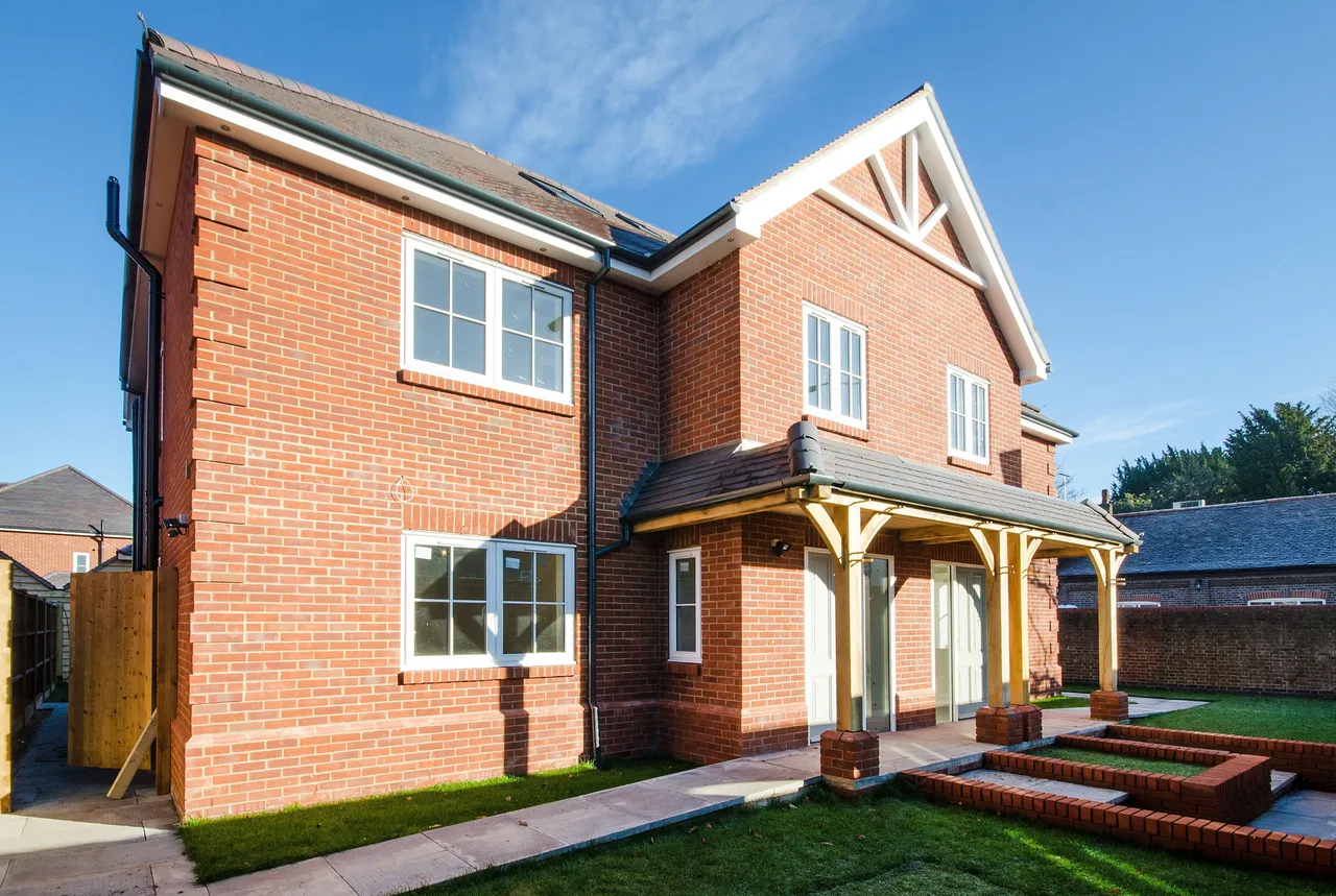 4 bed house for sale, Uxbridge, UB10