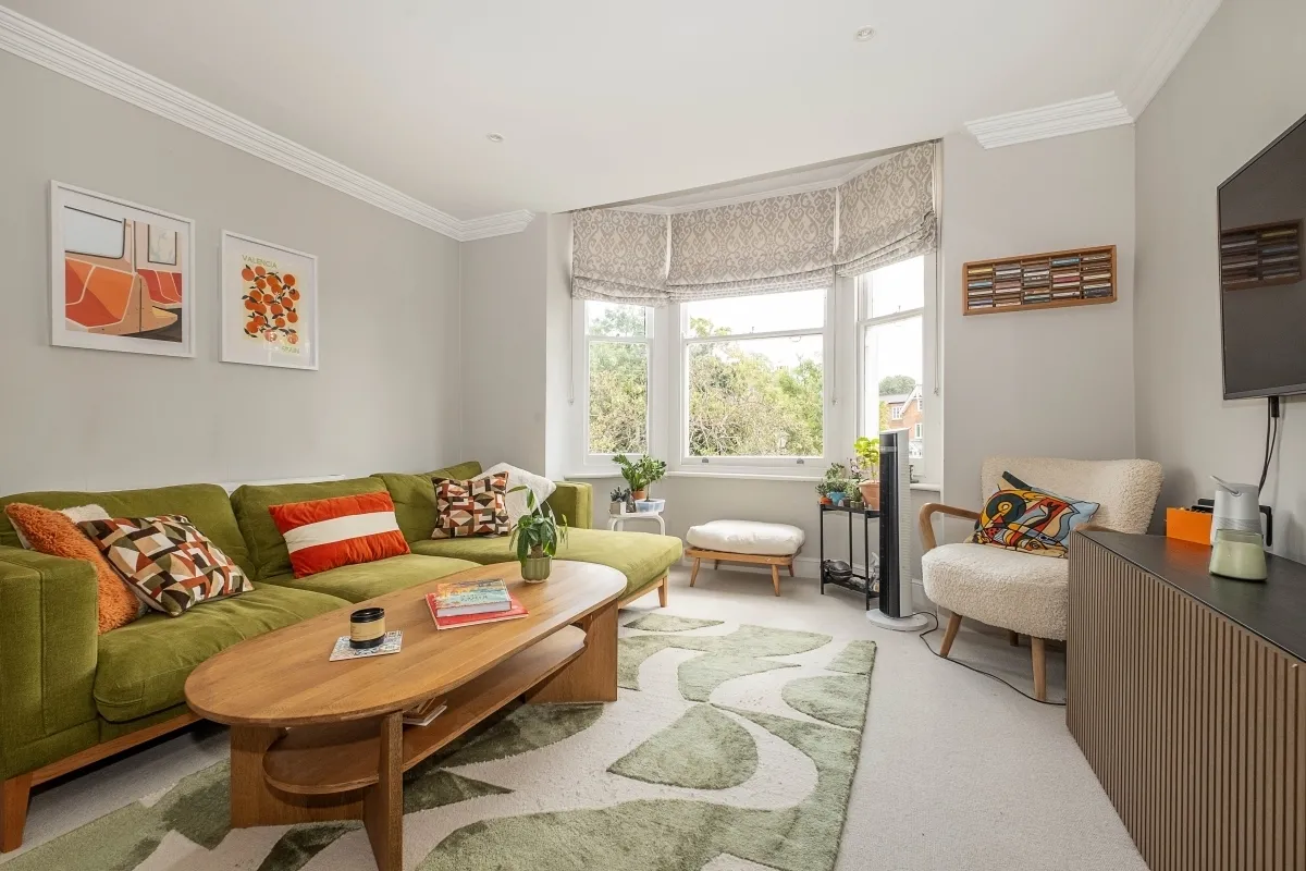 3 bed flat to rent, Crooked Billet London, SW19