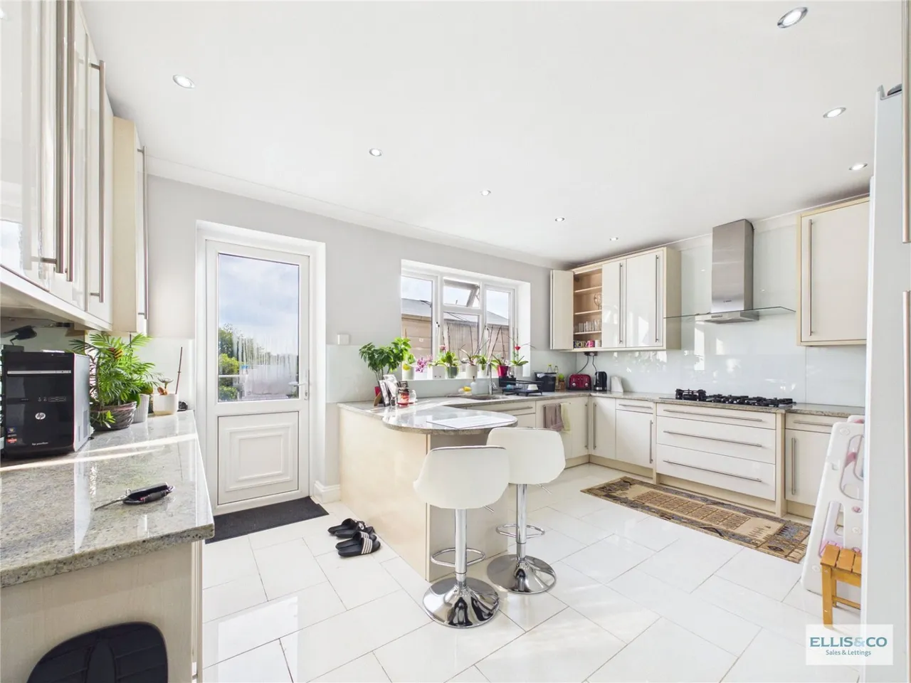 Mount Stewart Avenue, Kenton, HA3, photo 2