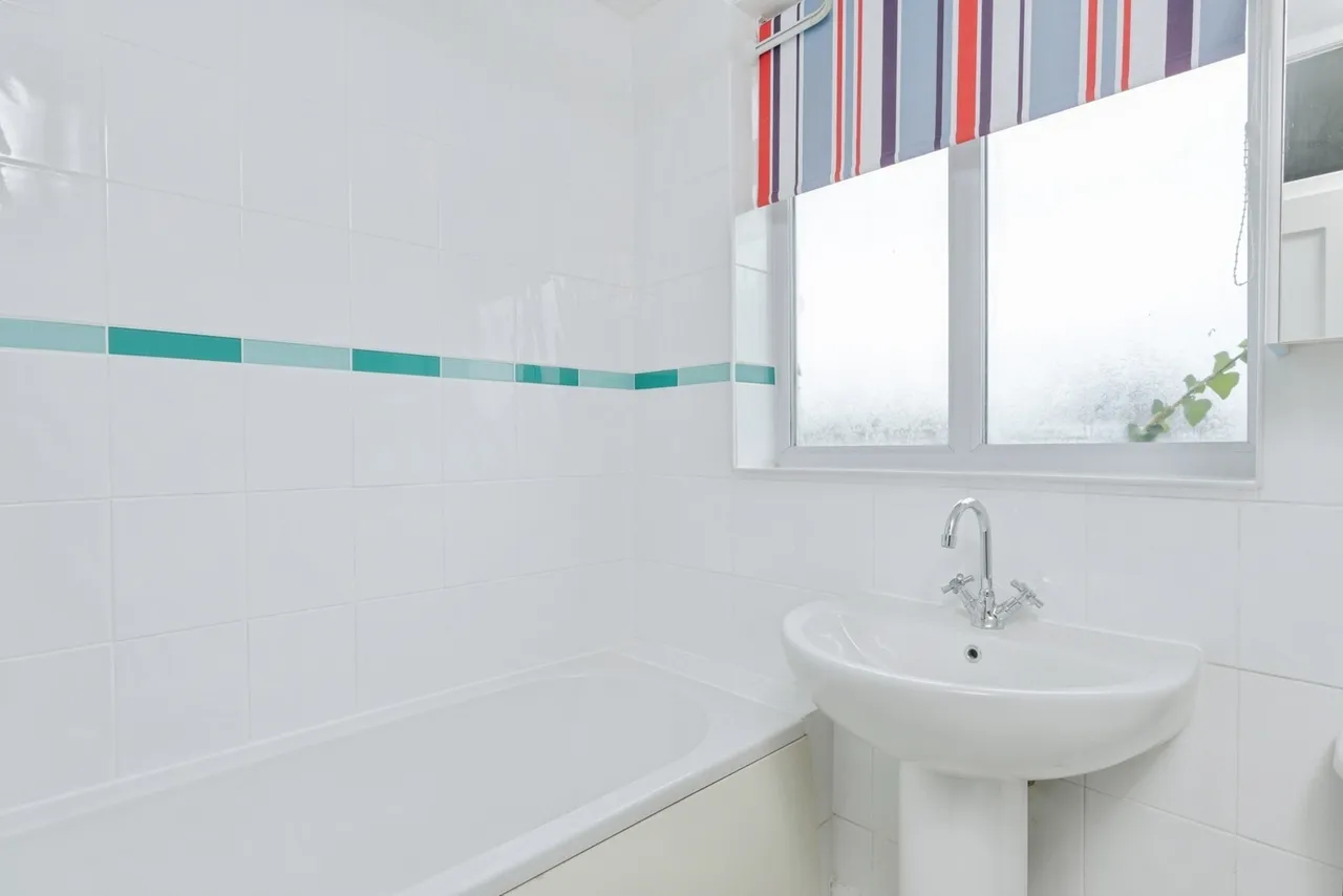 Whitehill Lane, Gravesend, DA12, photo 17