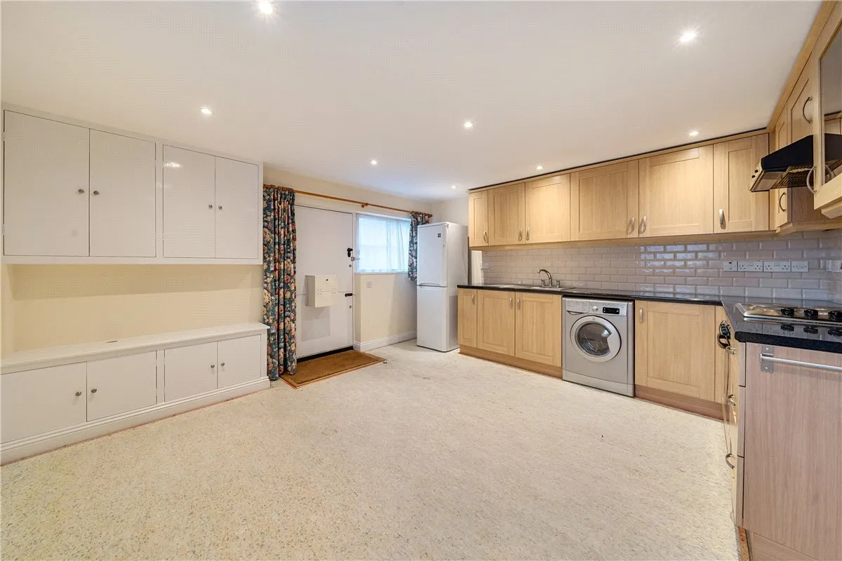 George Lane, Marlborough, SN8, photo 4