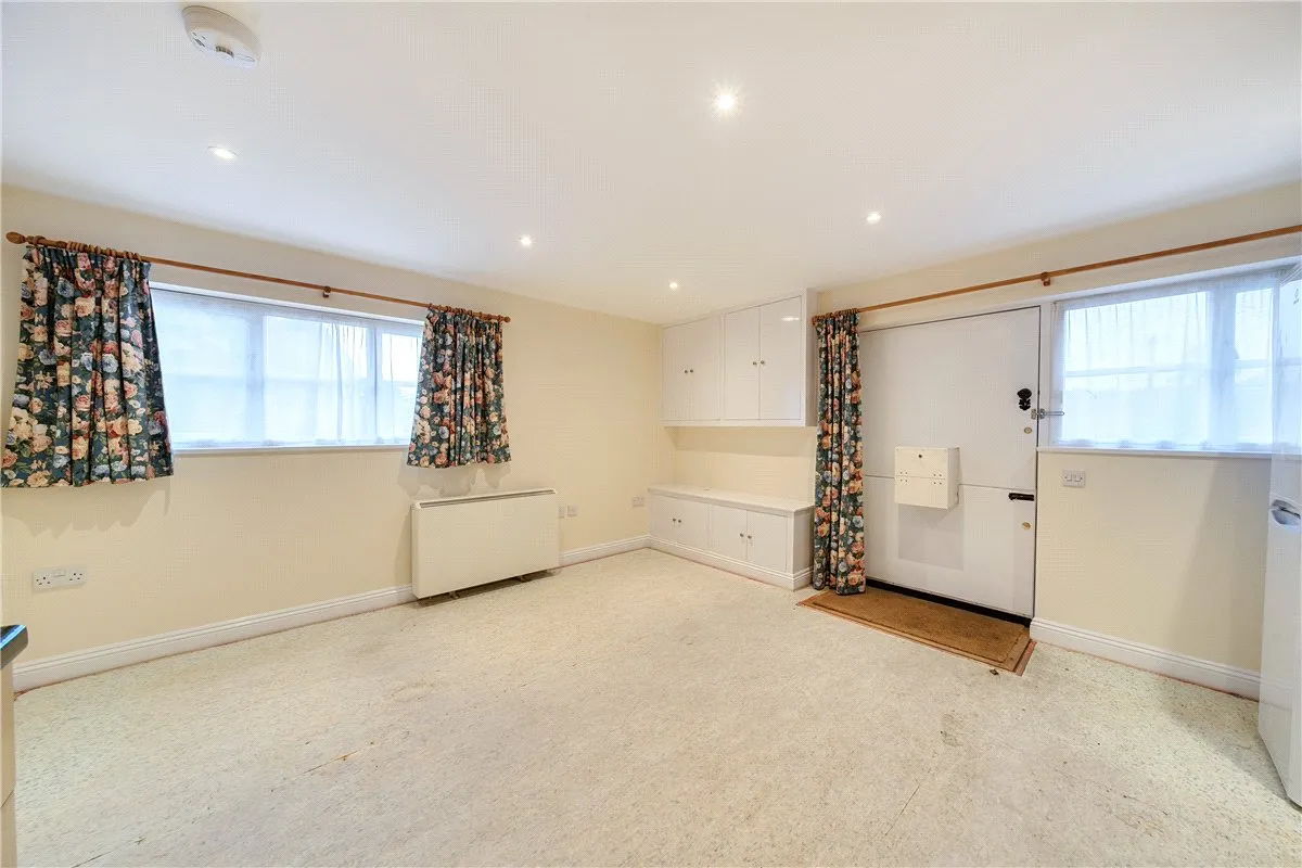 George Lane, Marlborough, SN8, photo 2