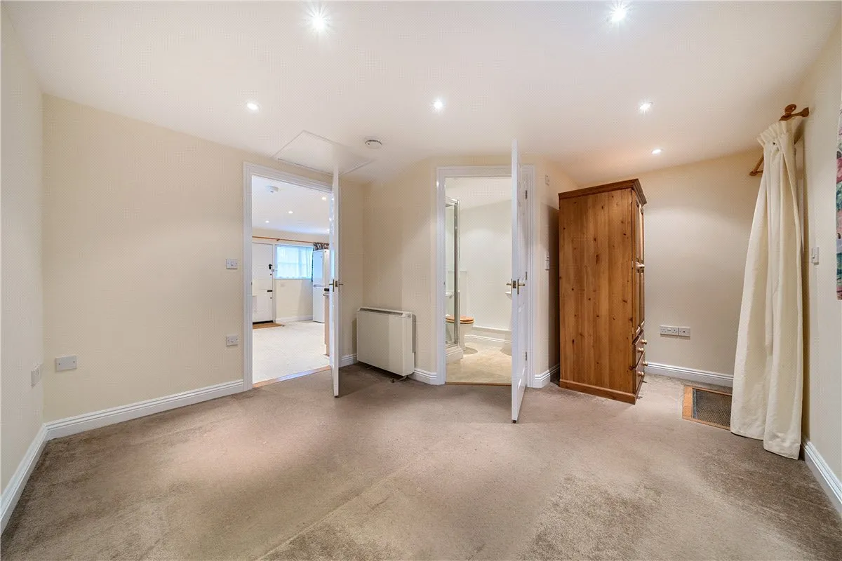 George Lane, Marlborough, SN8, photo 6