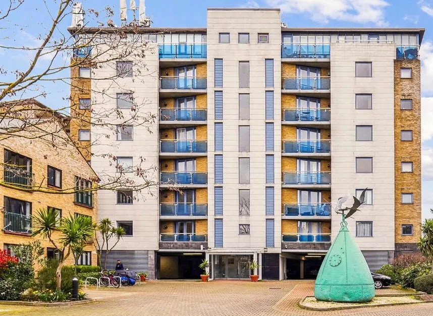 2 bed flat to rent — Plough Way, Surrey Quays, SE16