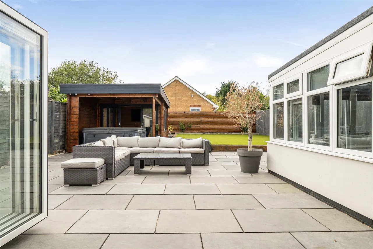 Newgate Lane, Fareham, photo 7