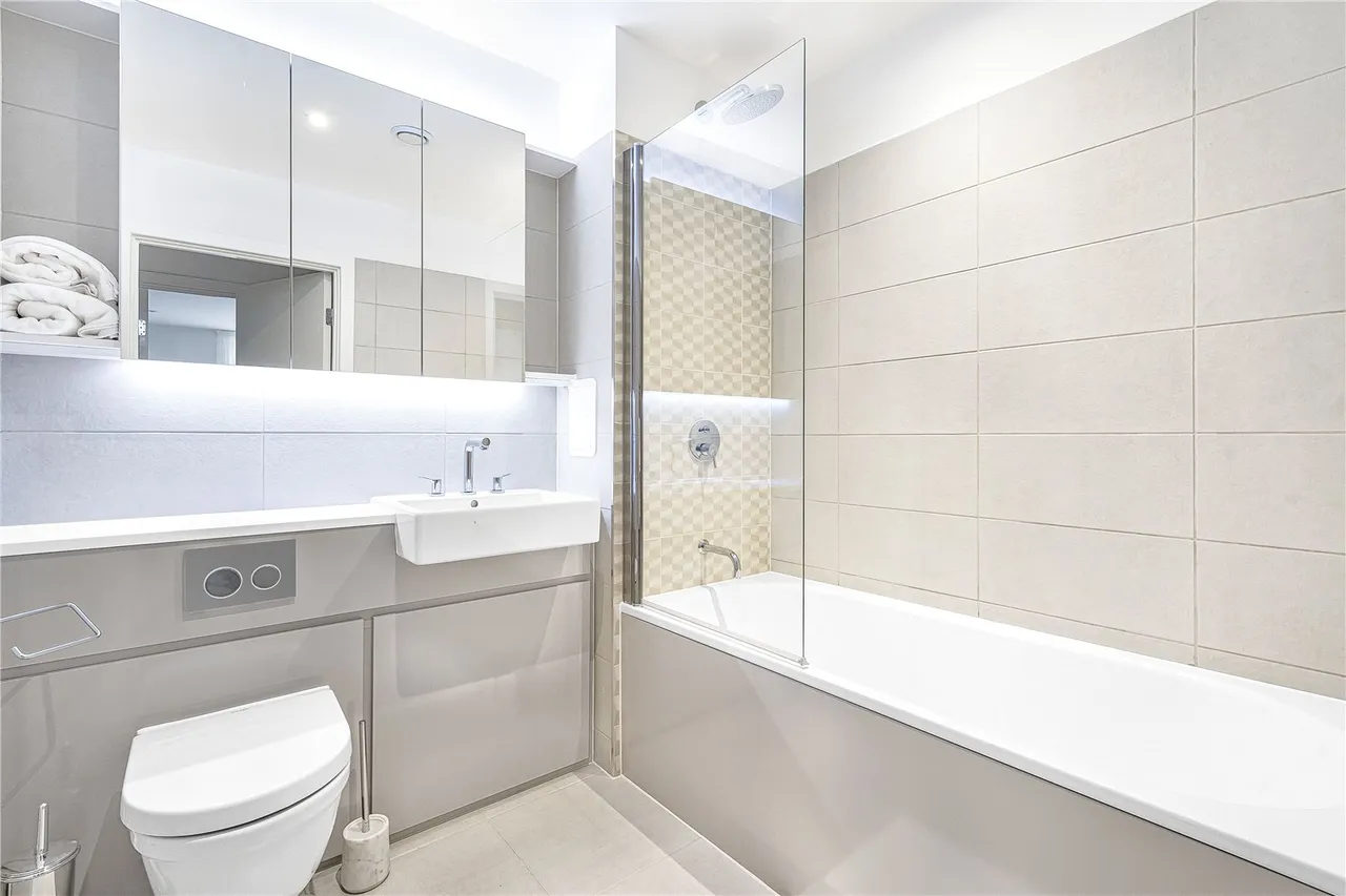 Goswell Road, London, EC1V, photo 4