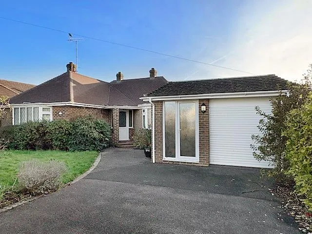 3 bed house for sale, Chaucer Avenue, Rustington