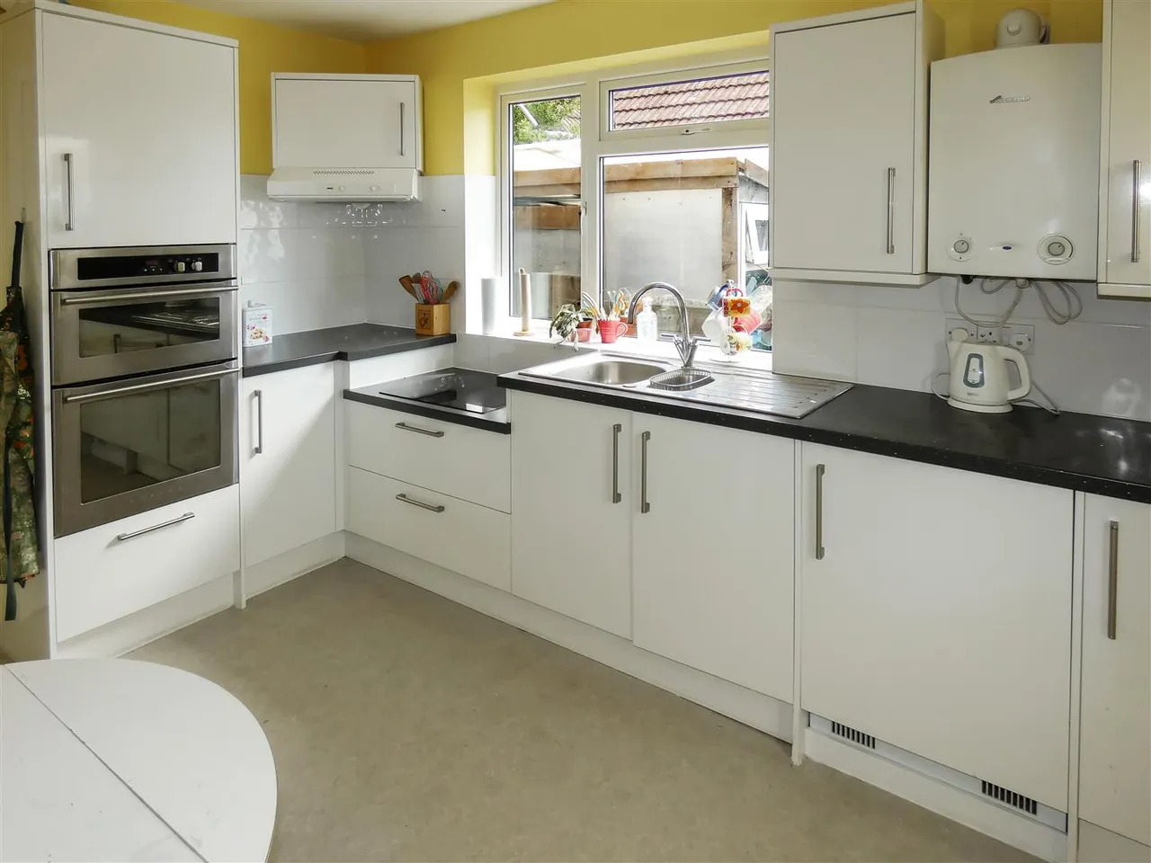 Chaucer Avenue, Rustington, photo 4