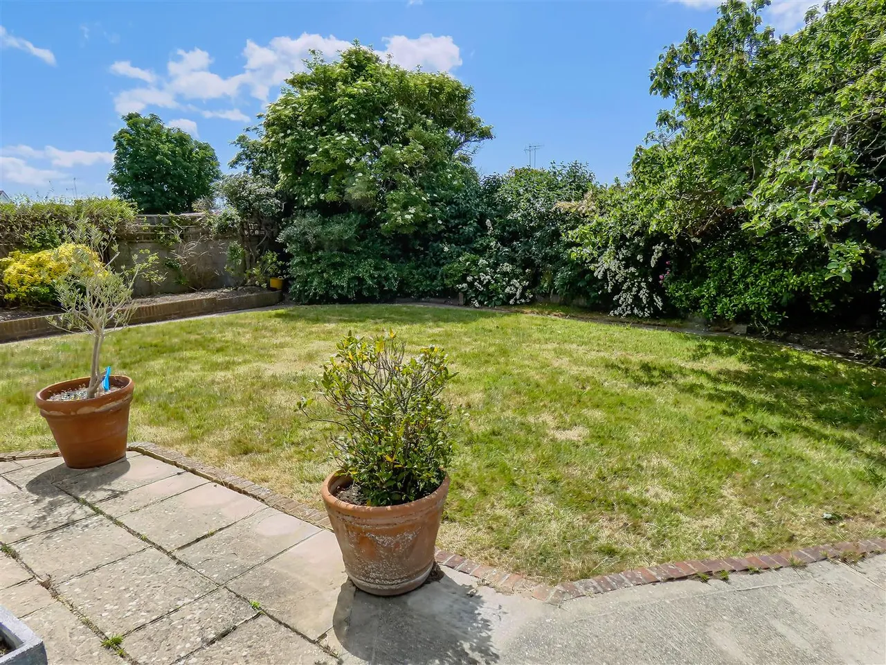 Chaucer Avenue, Rustington, photo 2