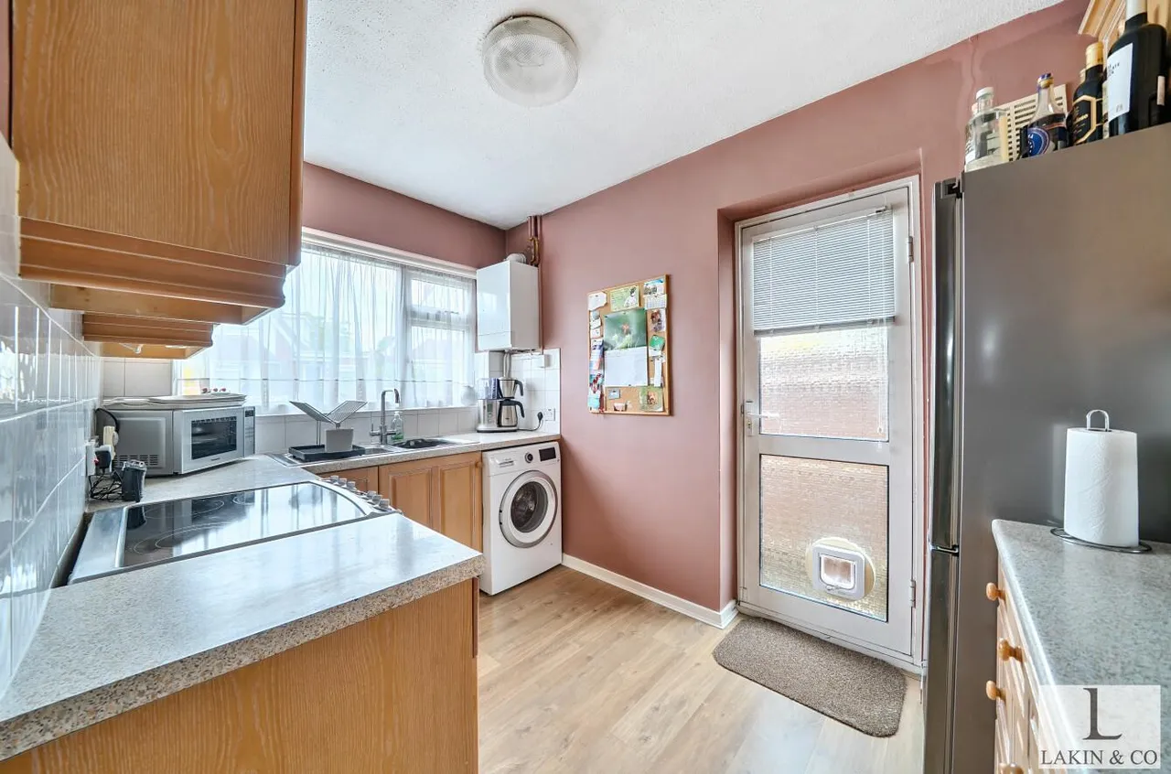 Ashbury Drive, Ickenham, UB10 8BN, photo 3