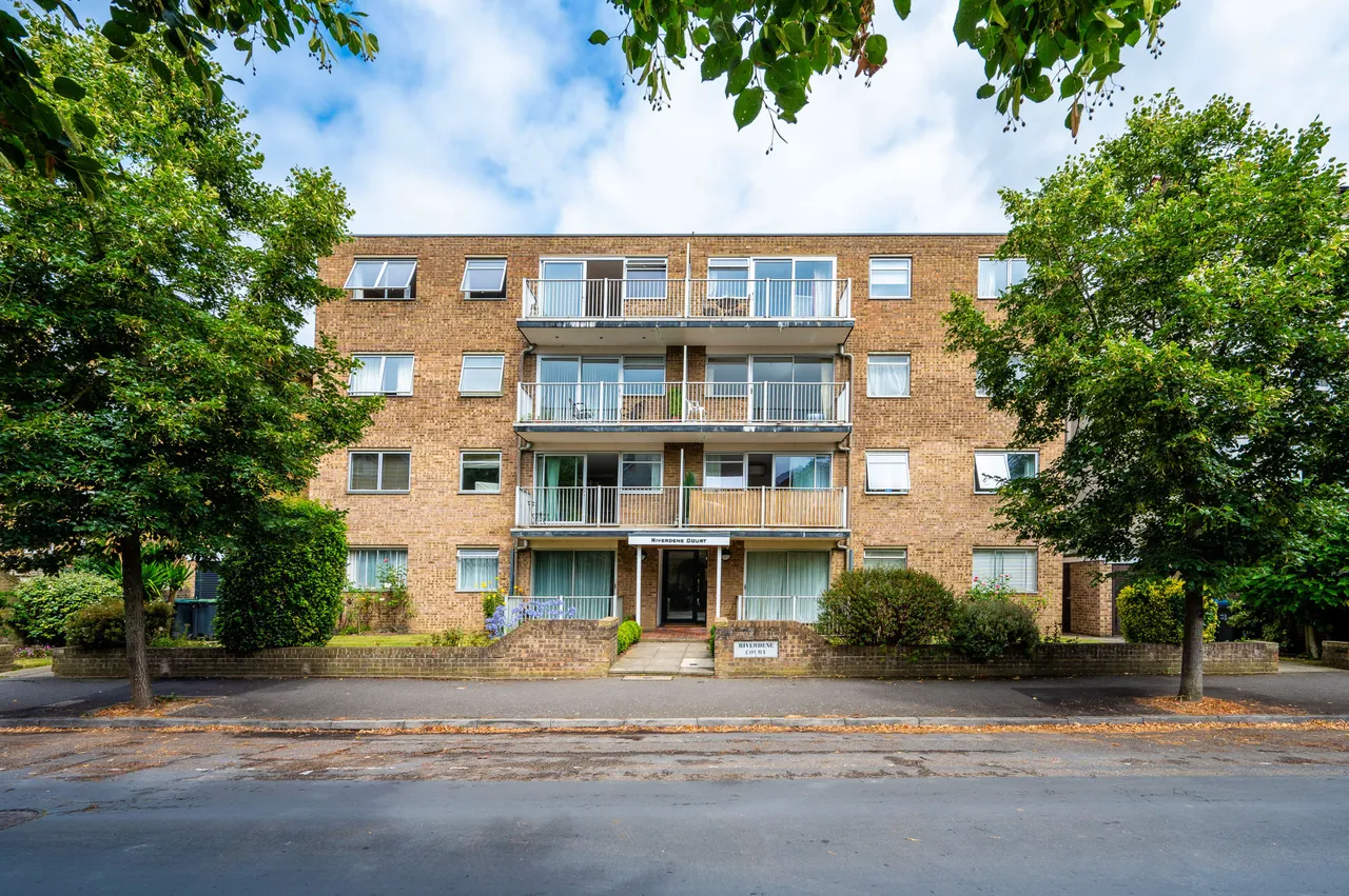 2 bed flat for sale — 11 Riverdene Court, 21 Grove Road, Surbiton