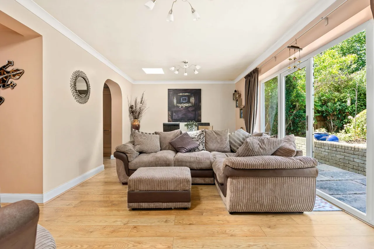 High Street, Walkern, SG2, photo 10