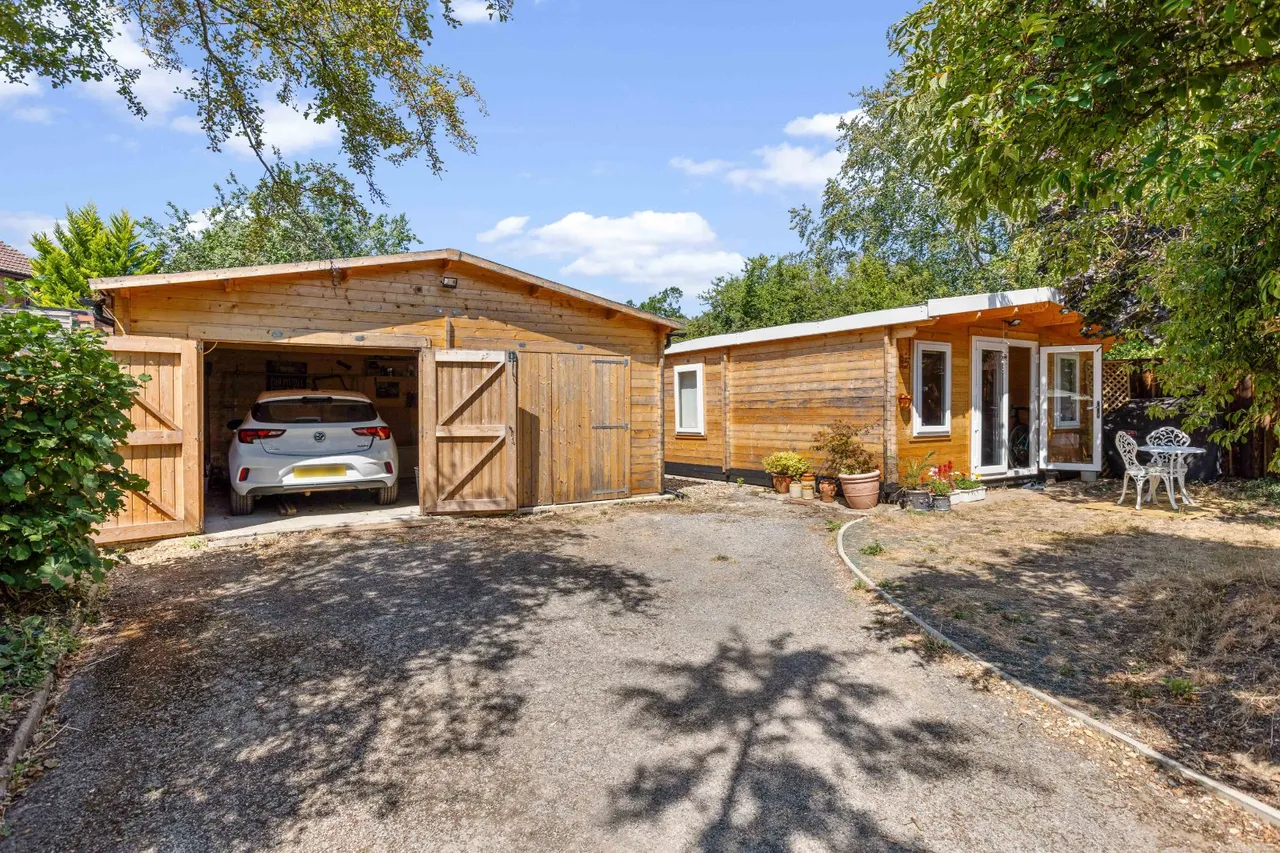 High Street, Walkern, SG2, photo 5