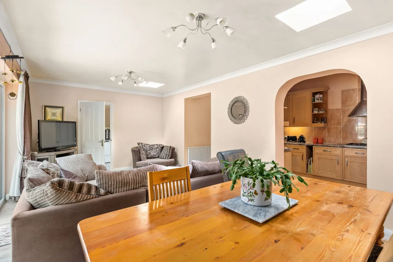 High Street, Walkern, SG2, photo 4