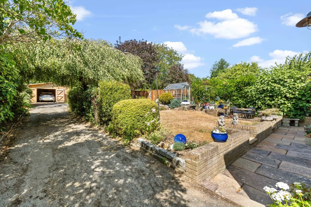 High Street, Walkern, SG2, photo 2