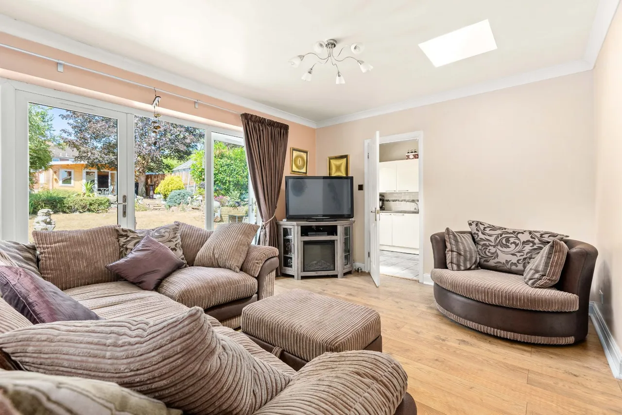 High Street, Walkern, SG2, photo 8