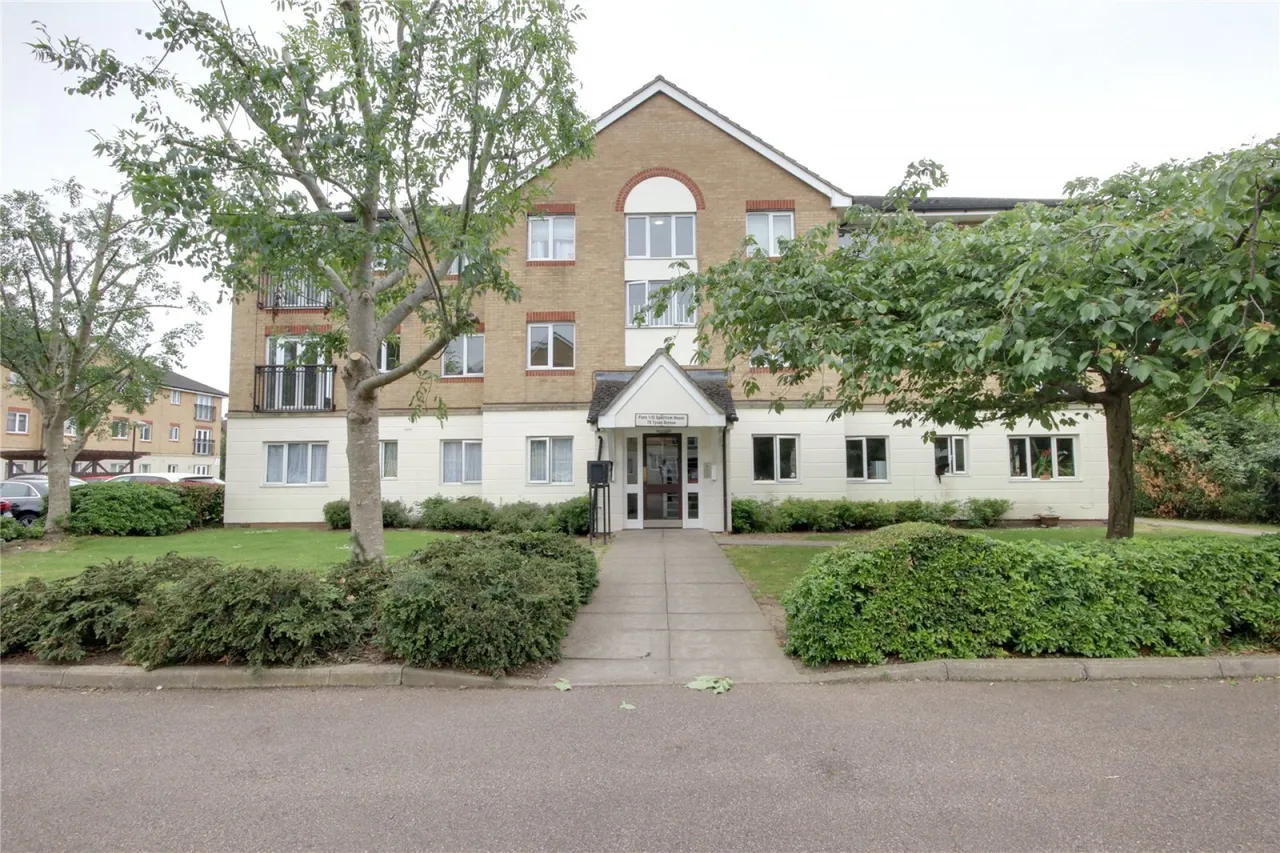 2 bed flat for sale, Tysoe Avenue, Enfield
