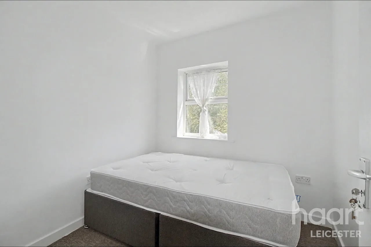 Englewood Close, LE4, photo 11