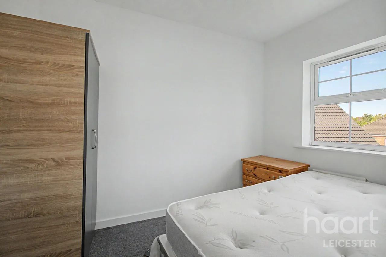 Englewood Close, LE4, photo 15