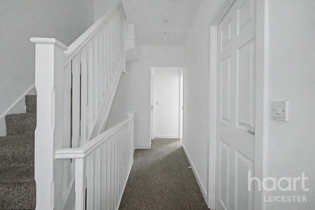Englewood Close, LE4, photo 9