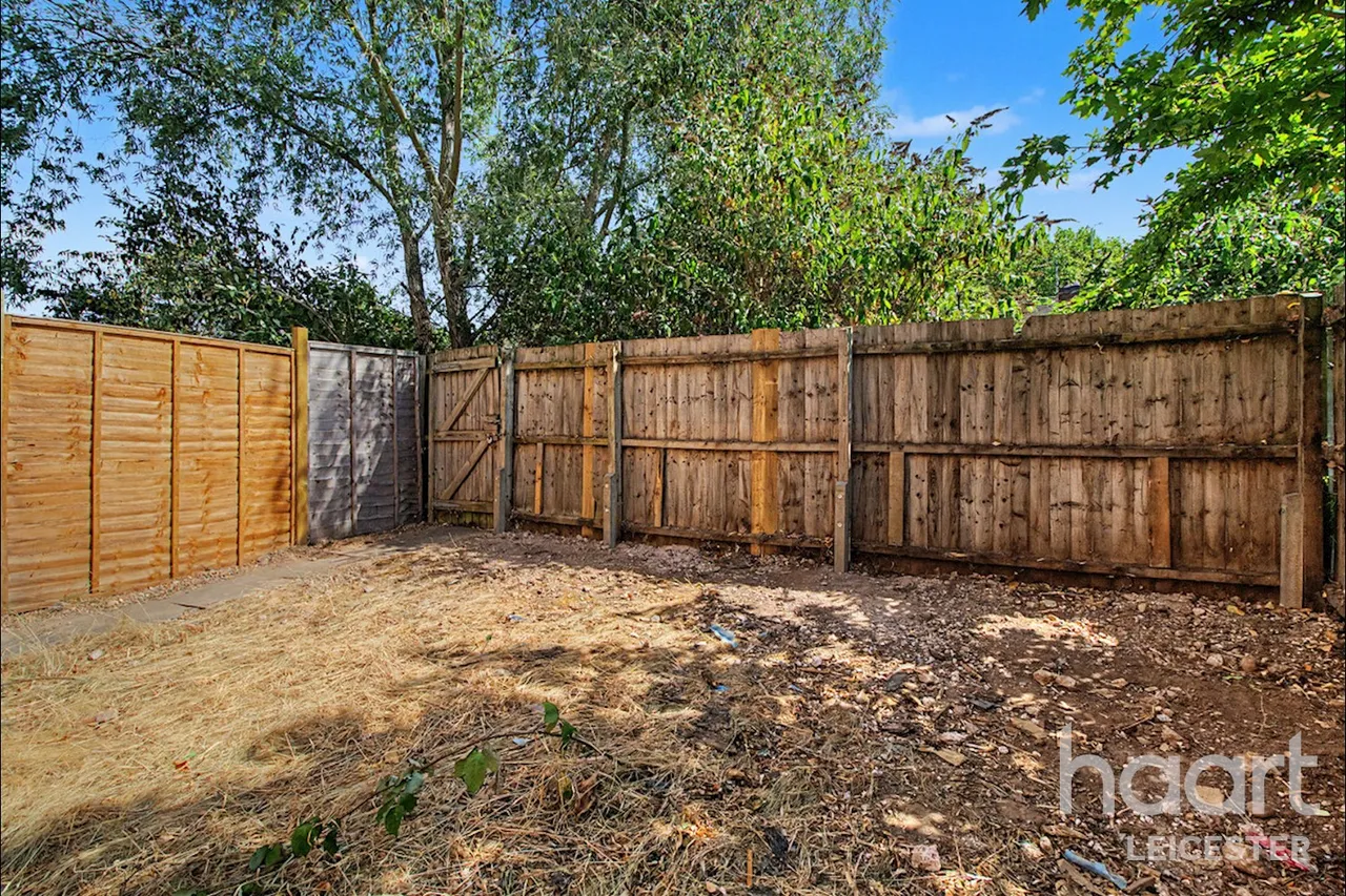 Englewood Close, LE4, photo 17