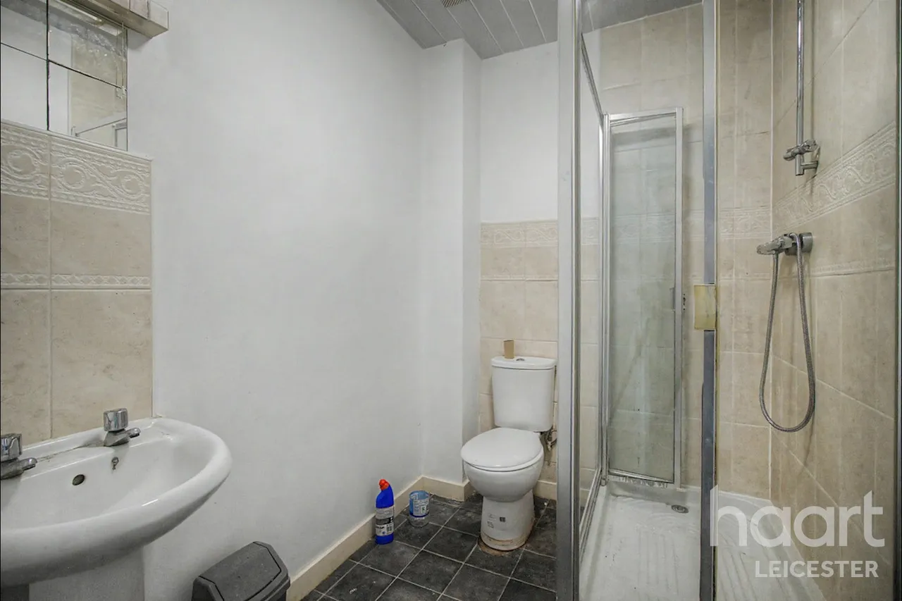 Englewood Close, LE4, photo 14