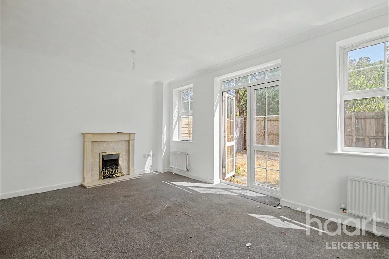 Englewood Close, LE4, photo 3