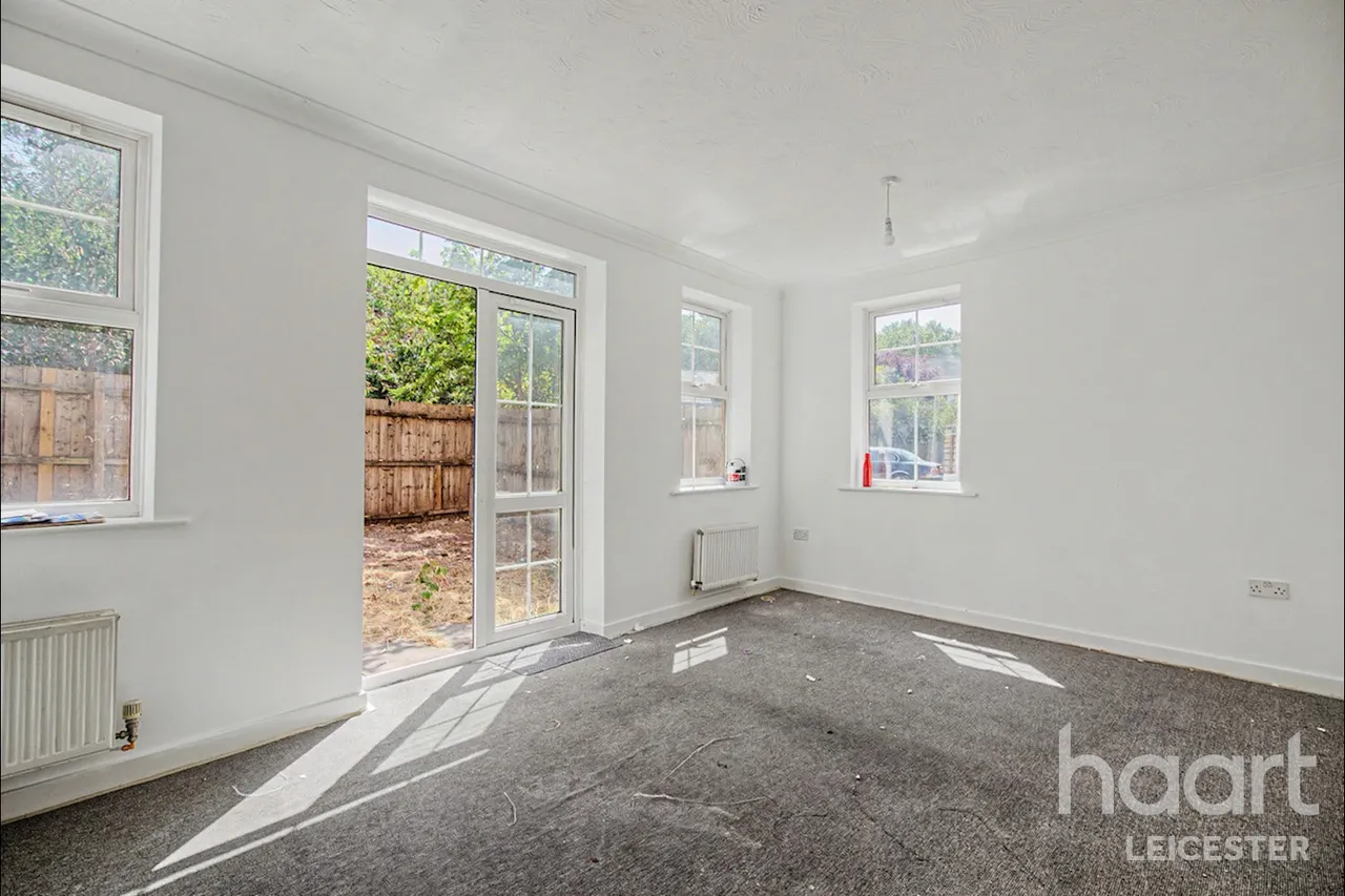 Englewood Close, LE4, photo 2