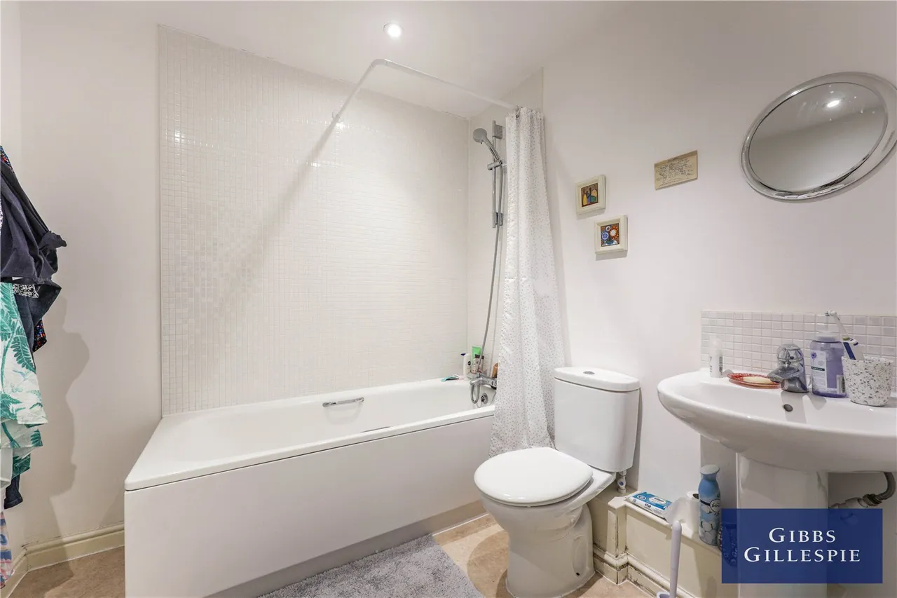 Coleridge Drive, Ruislip, HA4, photo 4