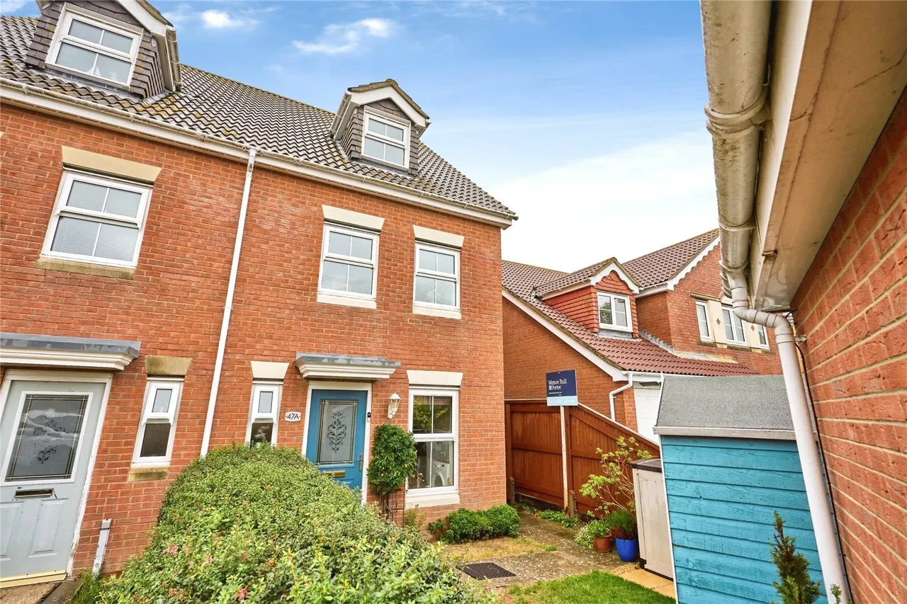 3 bed house for sale, Osborne Heights, East Cowes, PO32