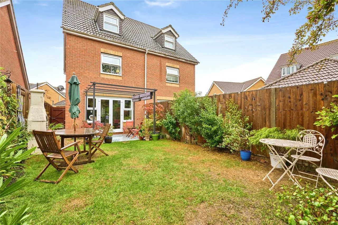 Osborne Heights, East Cowes, PO32, photo 3